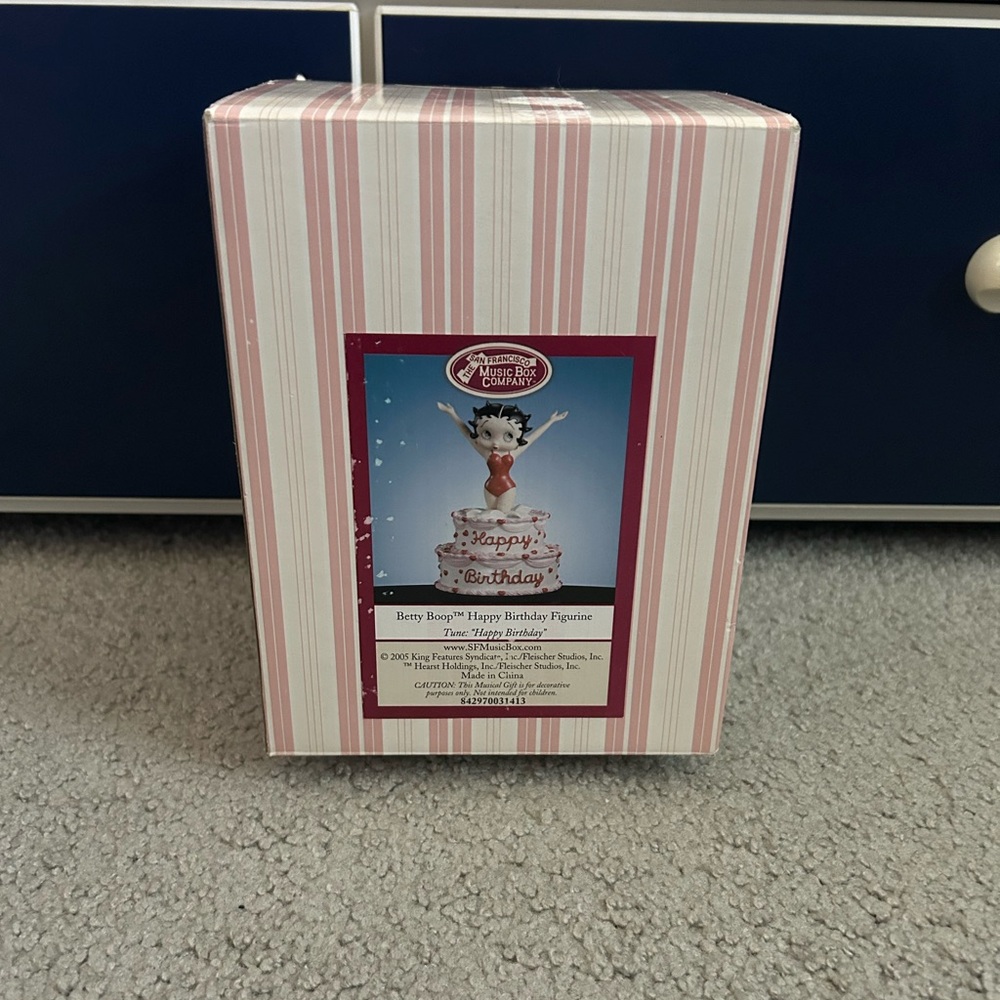 Betty Boop Happy Birthday Cake Music Box San Francisco Company 2005 Figurine